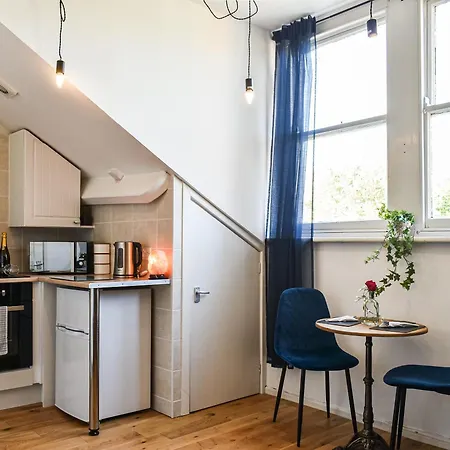 St Martins Square 3 펜션