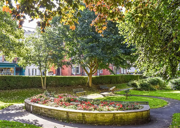 St Martins Square 3 *